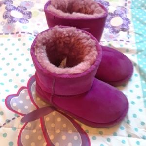 Ugh boots toddler 9